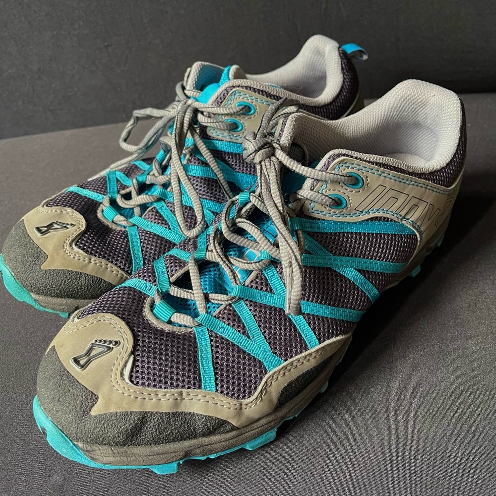 Inov-8 Roclite 268 Running Shoe Gray Turquoise Womens 9.5 or Mens 8